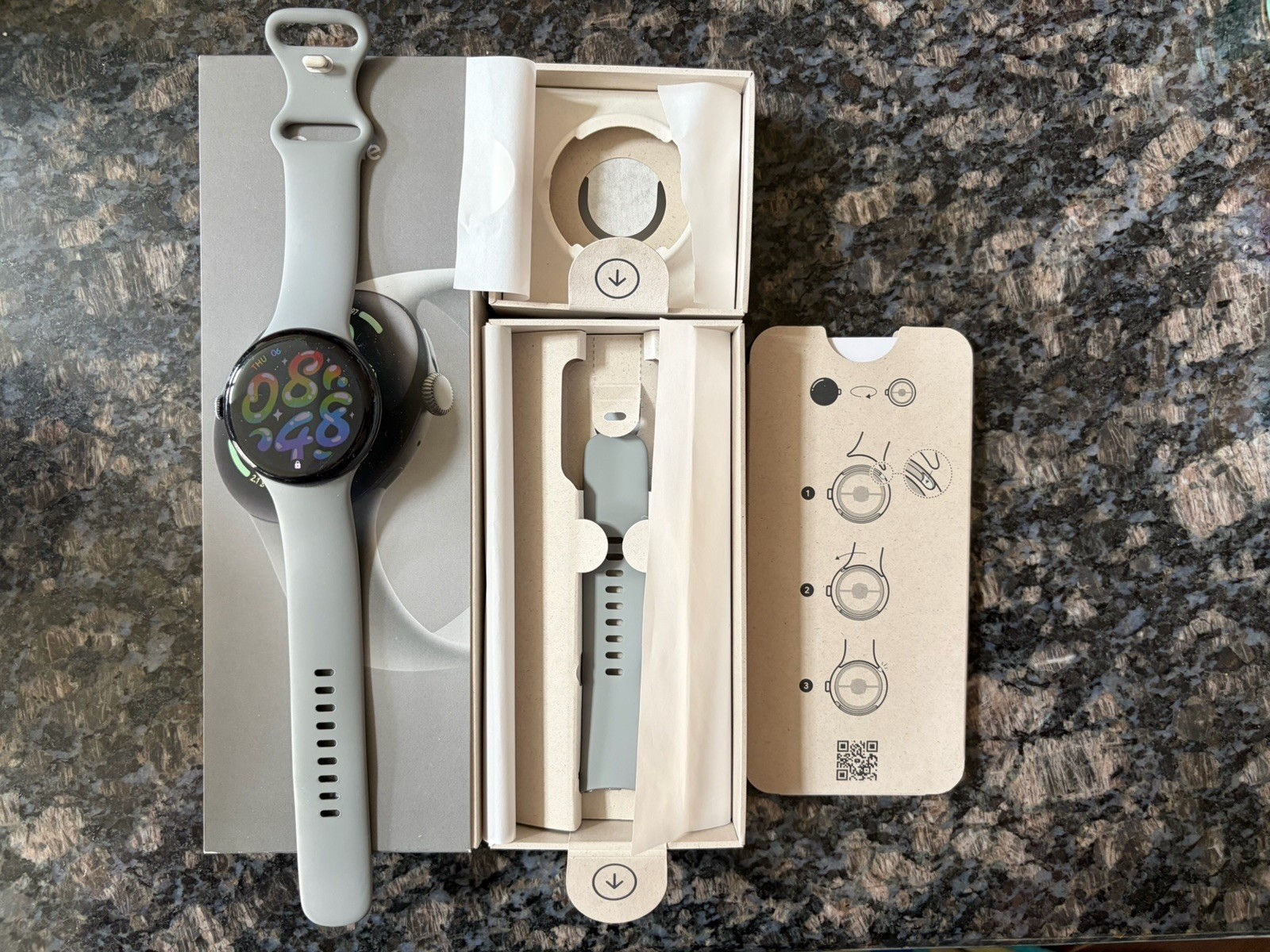 Google Pixel Watch 3 45mm Bluetooth/WiFi GA05786-US