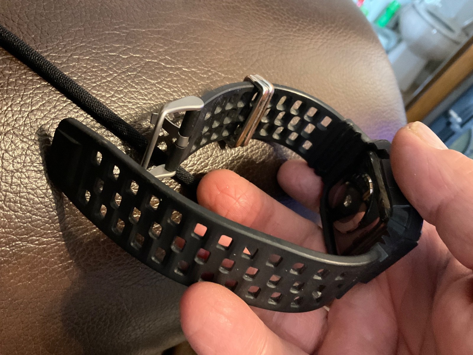apple watch series 5 40mm charges turns on works selling as is watch only