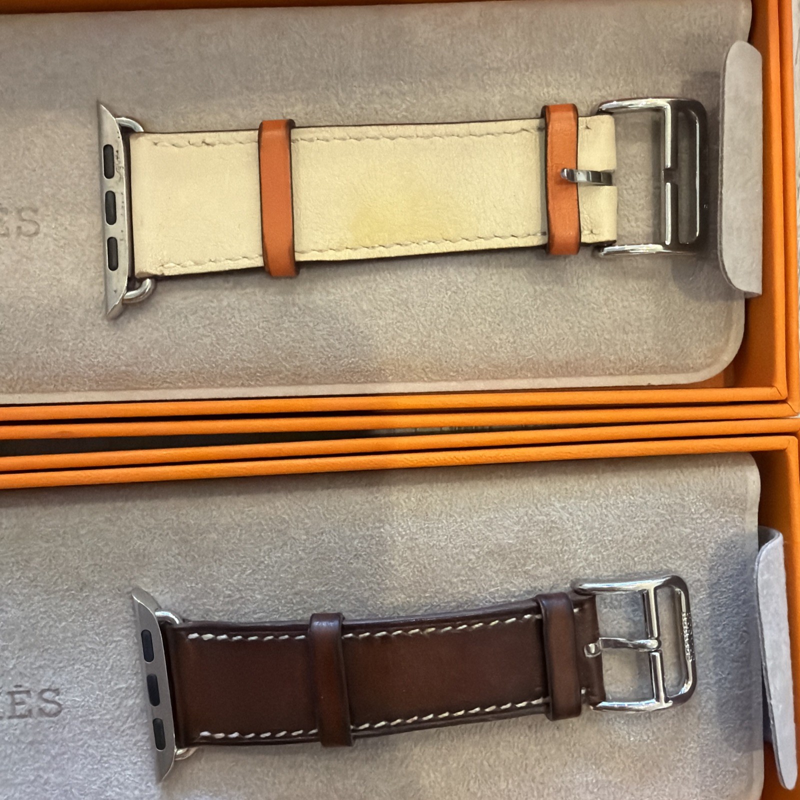 Hermès Apple Watch Series 4 44mm Stainless Steel GPS +Cellular +2 Leather Bands