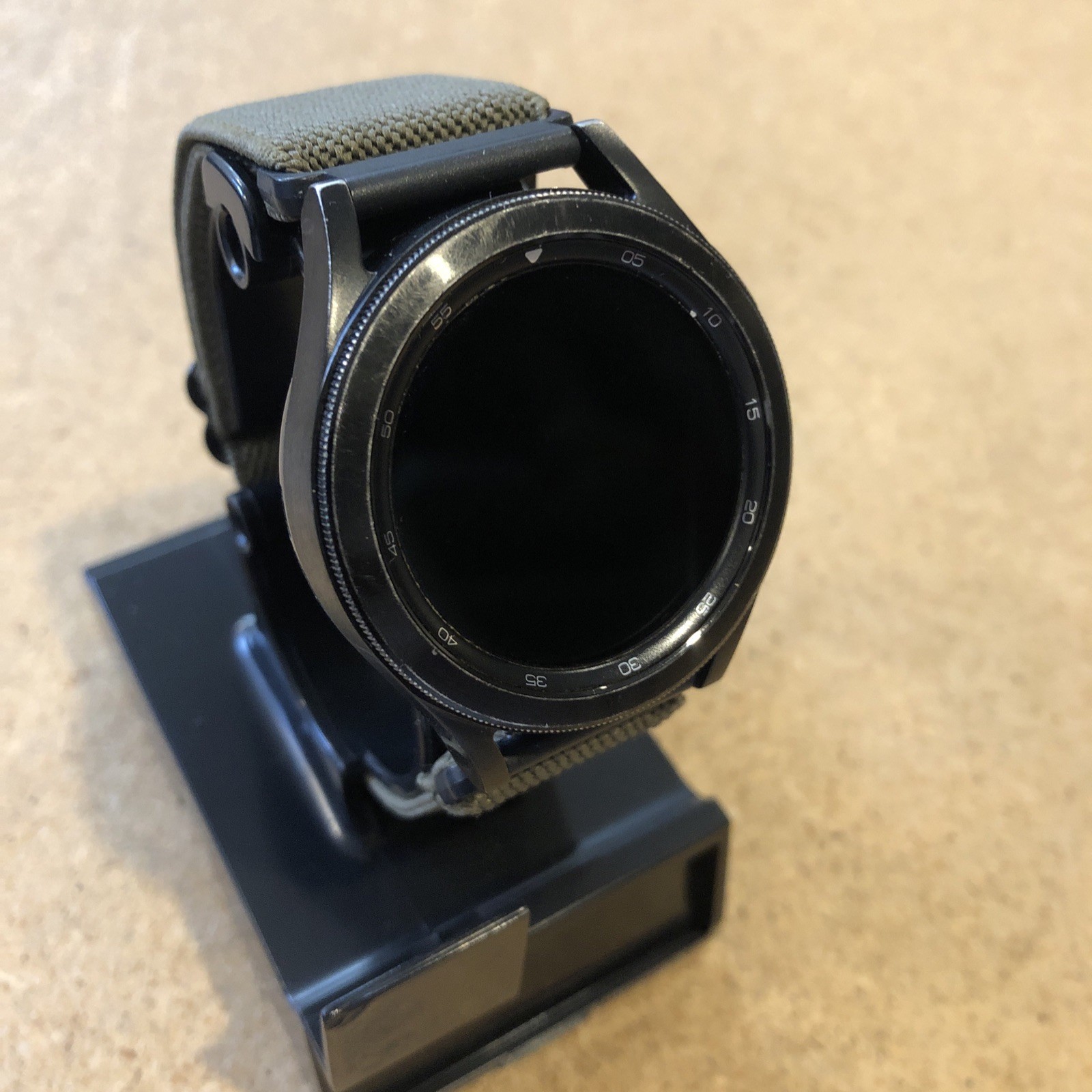 Samsung Galaxy Watch 4 Classic 42mm Stainless Steel Smartwatch R880 Black M/L