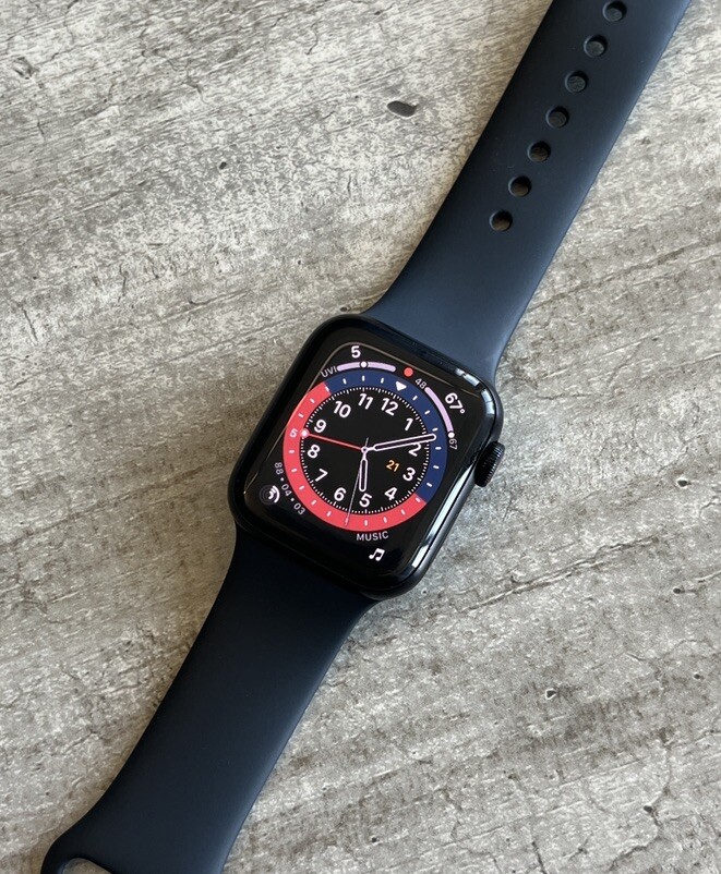 Apple Watch SE (2022) 40mm Midnight Aluminum Case with Sport Band, S/M (GPS +…