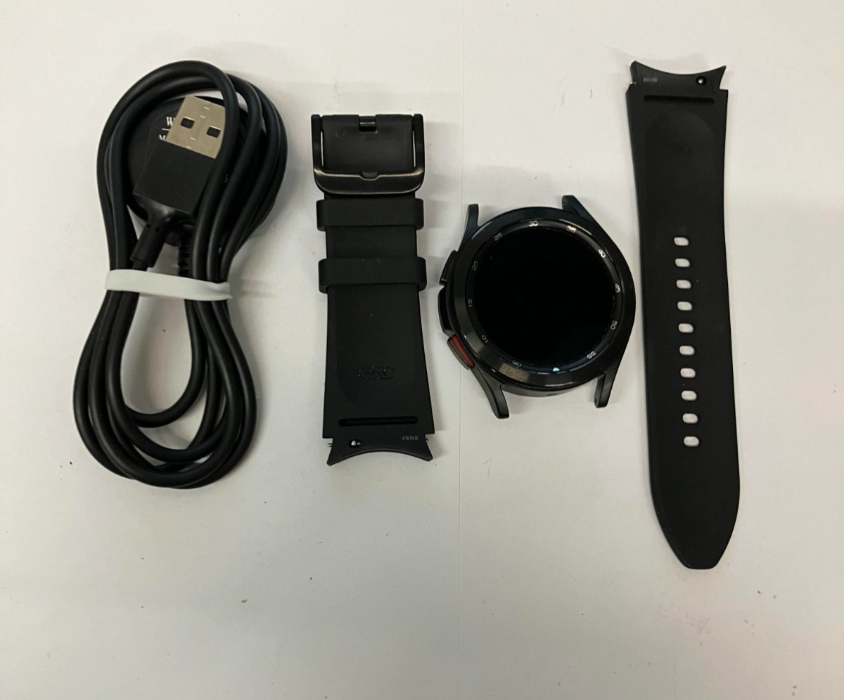 Samsung Galaxy Watch 4 Classic 42mm Bluetooth. WiFi Black ~m1873