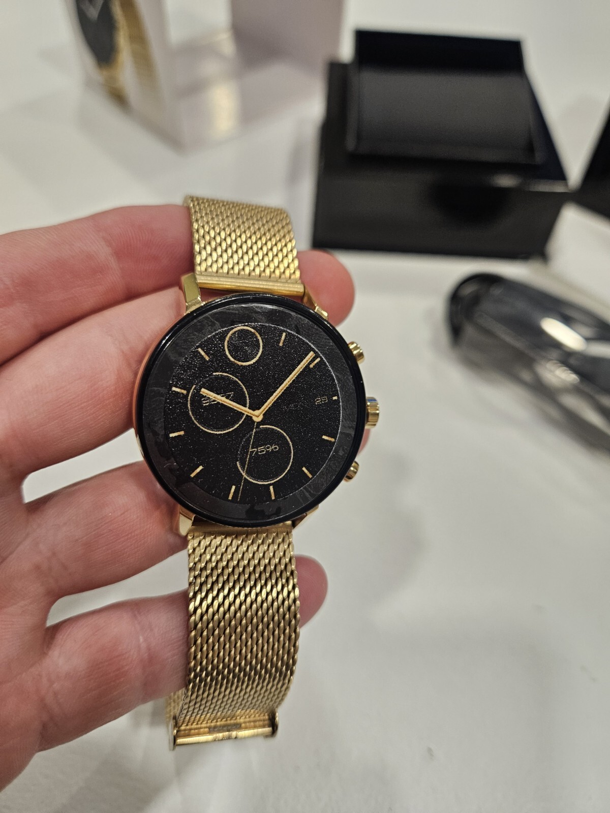 Movado Connect 2.0 Unisex 40mm Digital Smartwatch Yellow Gold Mesh S (PD7009290)