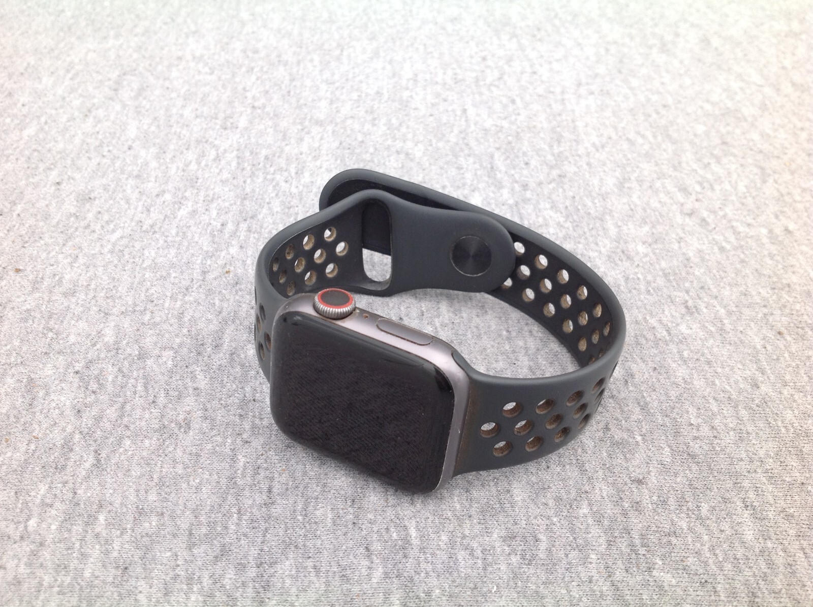 Apple Watch Series 4 Nike 40mm Aluminum & Ceramic Case 10NX Glass GPS LTE WR 50