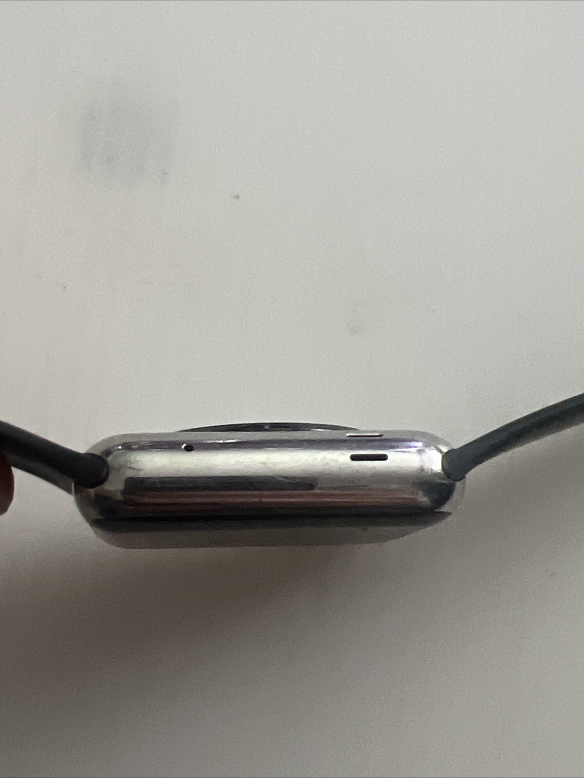 Apple Watch Sport Series 7000 42mm Space Gray – Black Sports Band (FOR PARTS)