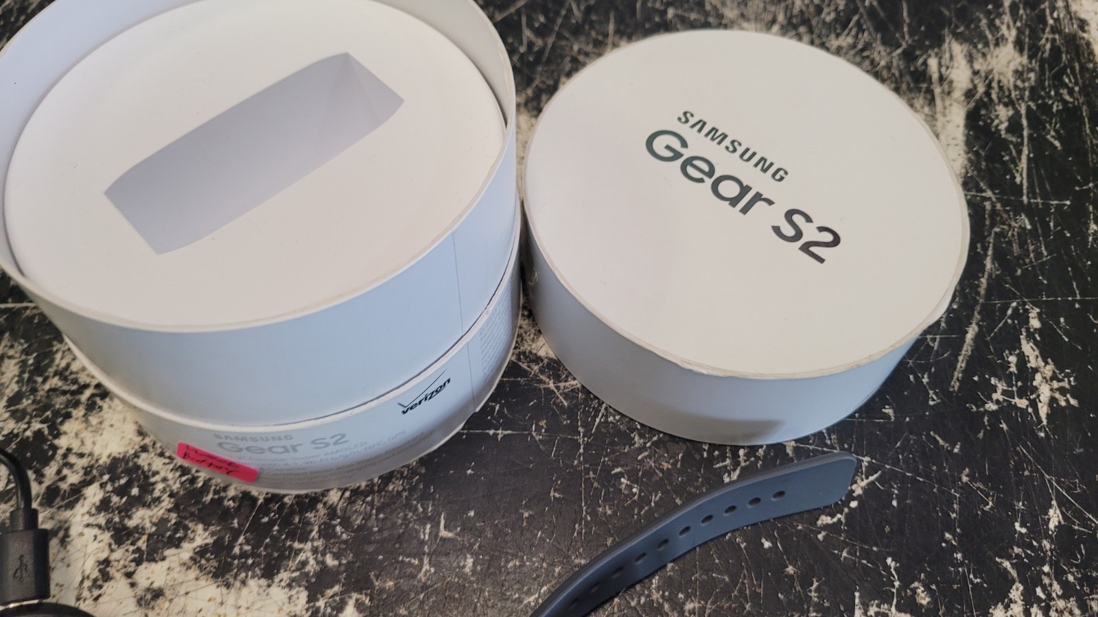 Samsung Gear S2 SM-R730V Smart Watch WEAK BATTERY Does Work w Case