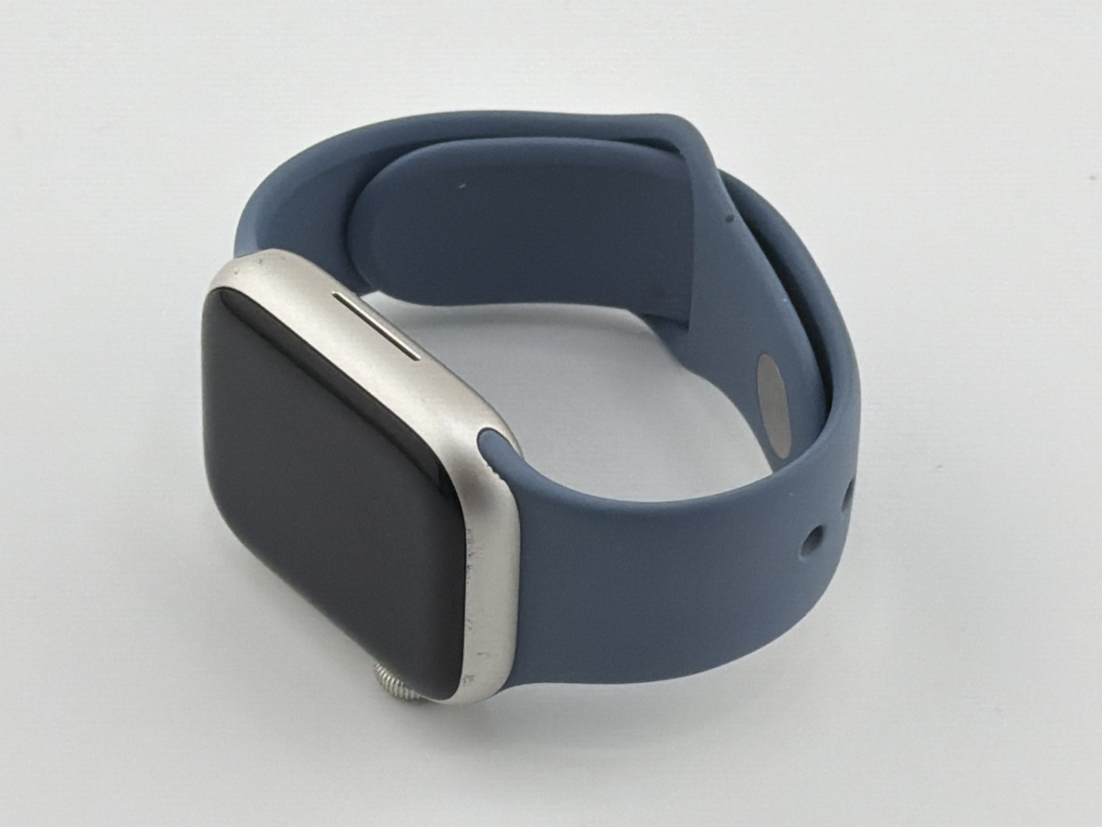 Apple Watch Series 8 41mm Silver Aluminum Case Blue Sport Loop GPS Cellular Used