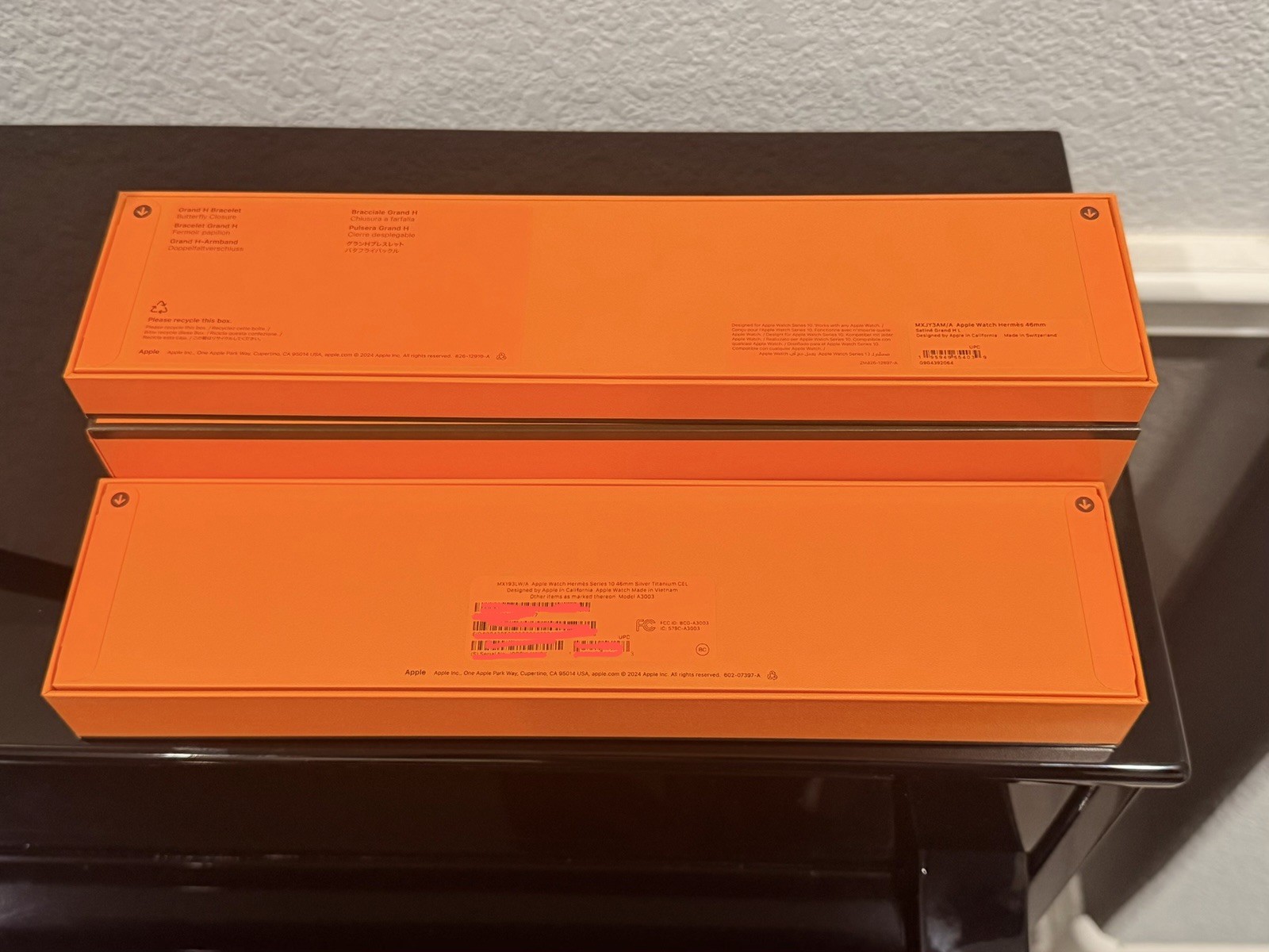 Apple Watch Hermès Series 10,with Hermès Grand H Stainless Steel Bracelet Orange
