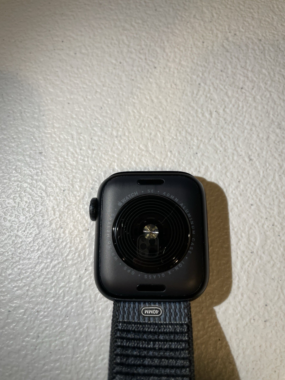 Apple Watch SE (2nd Generation) 40mm Aluminum Case with Sport Loop