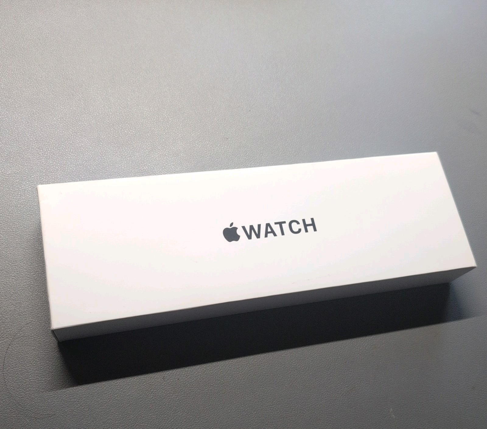 Apple Watch SE 2 40mm Starlight Aluminum -Starlight Sport Band S/M GPS MXFY3LL/A