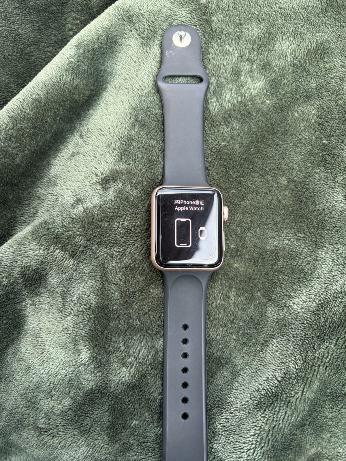 Apple Apple Watch Series 3 Rose Gold with Black Silicone Band