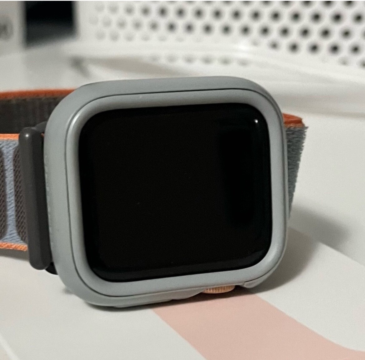 Apple Watch Series 5 40mm Gold Aluminum Case with Pink Sport Band (MWWP2LL/A)…