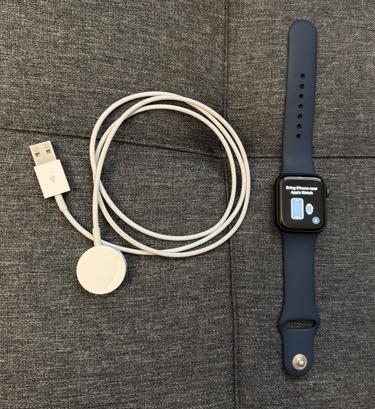 GPS Only Apple Watch SE 1st Gen 40MM Space Gray Aluminum MYDP2LL/A