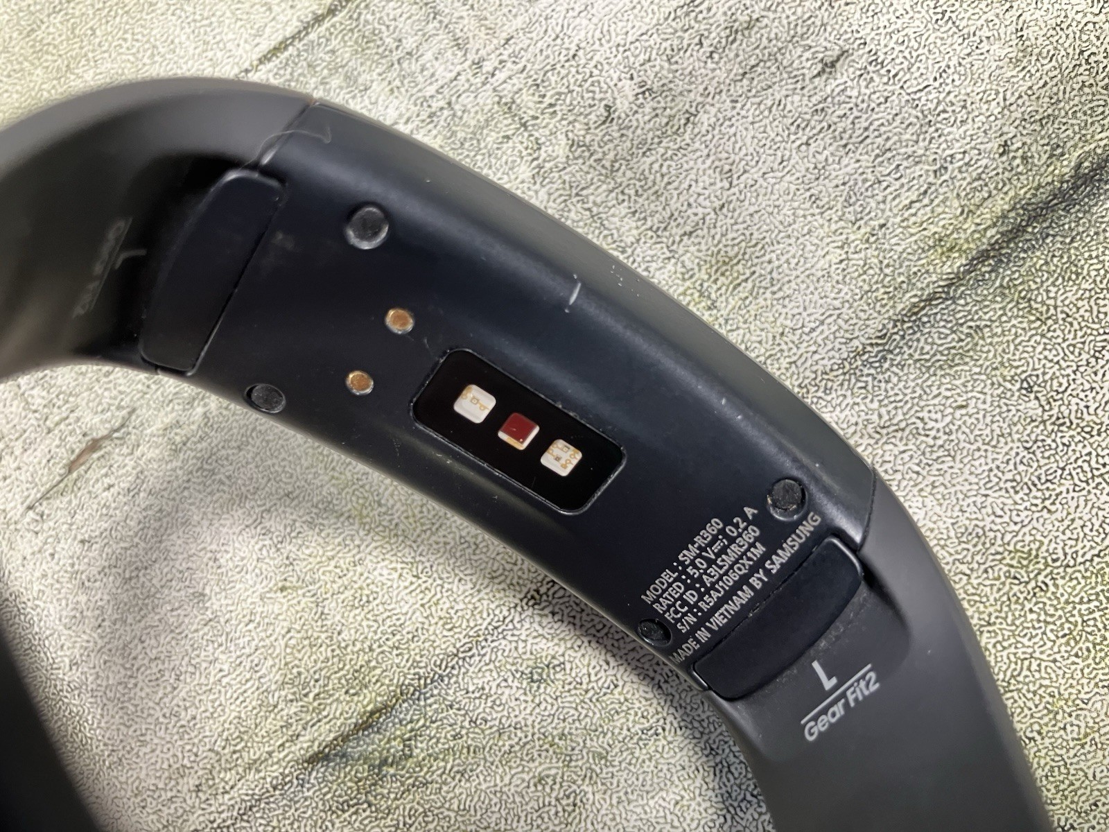 Samsung Gear Fit2 GPS Sports Band Activity Tracker Black Large SM-R360 Need Batt