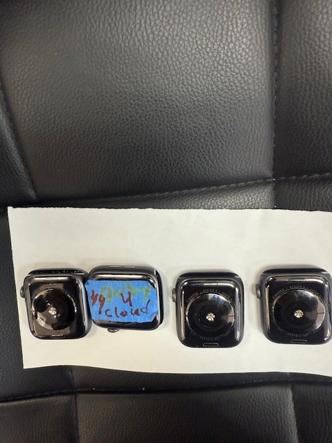 Apple iWatch Series 4 44mm Screen Works But watch Locked for Parts