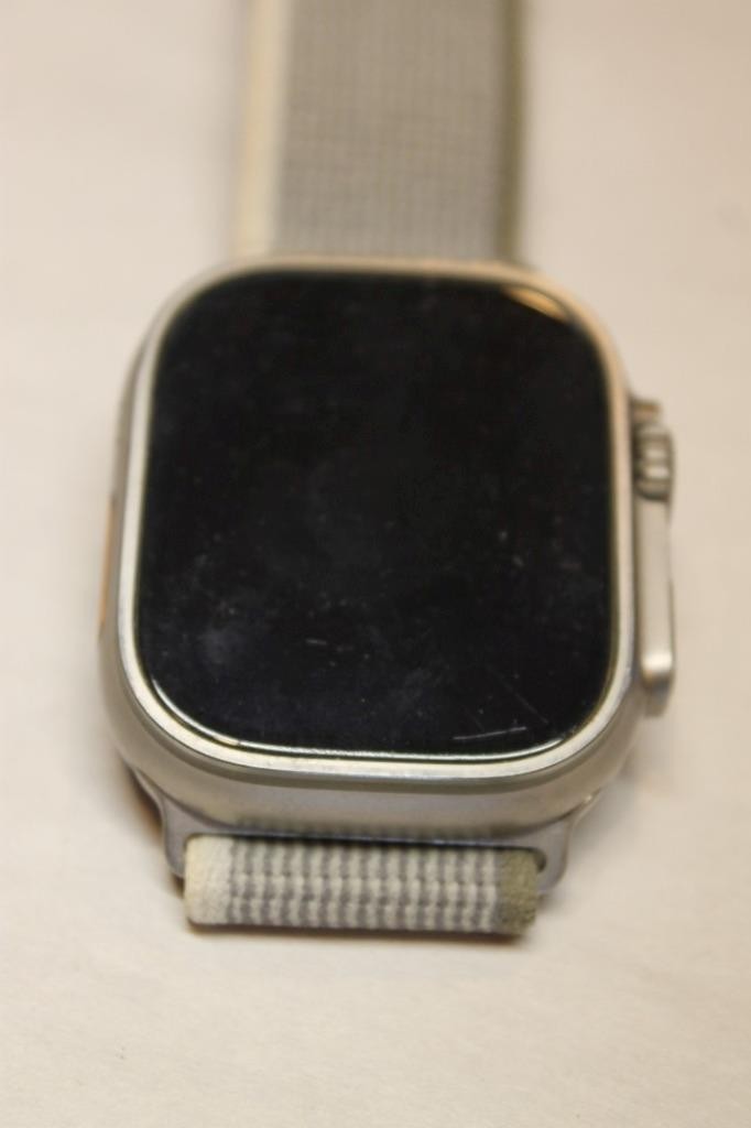 Apple Watch Ultra 49mm Titanium and Ceramic Case GPS + Cellular ^