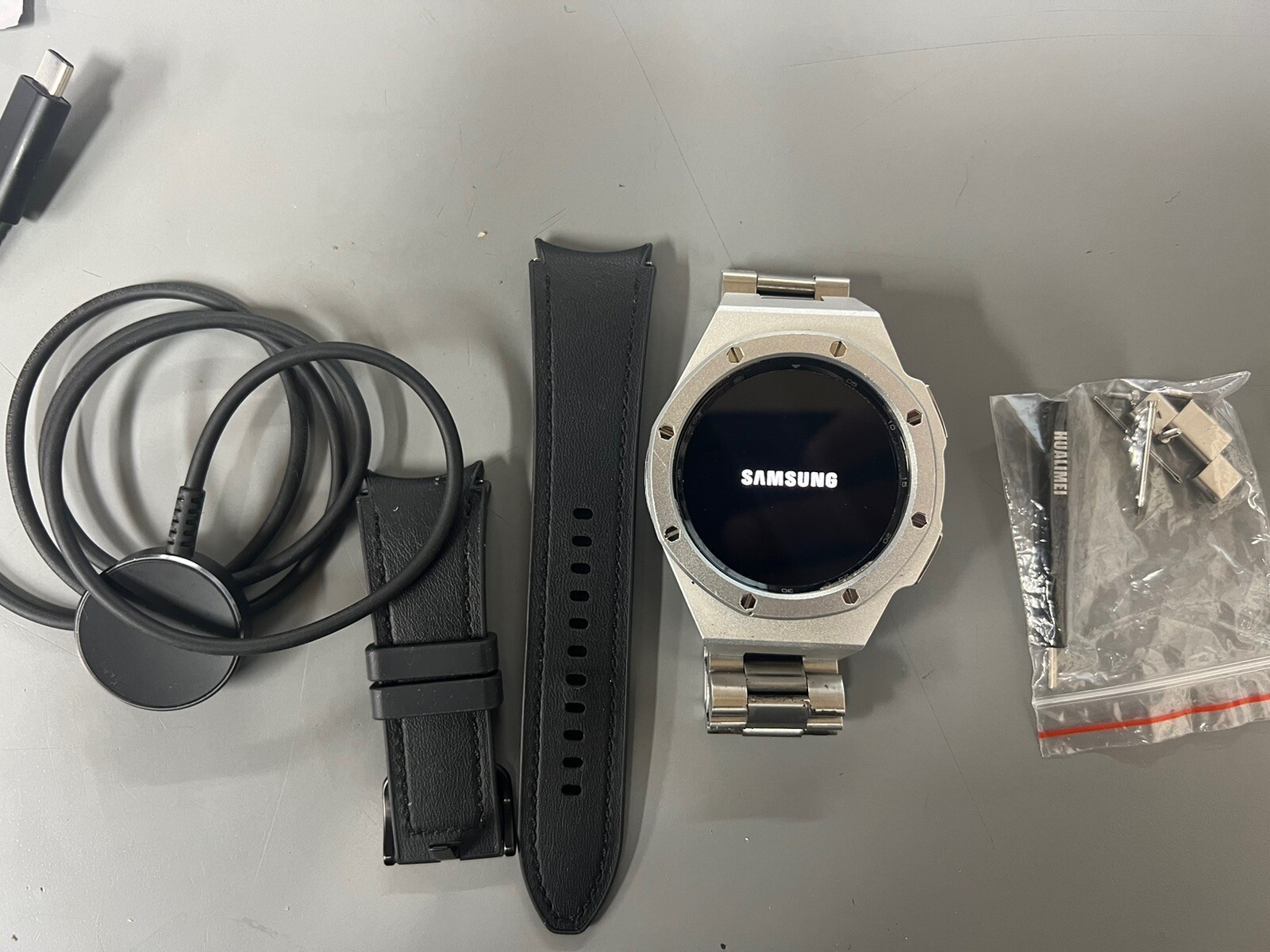 Mint Samsung Galaxy Watch 6 Classic SM-R965U LTE/Wifi/Bluetooth 47mm black Case