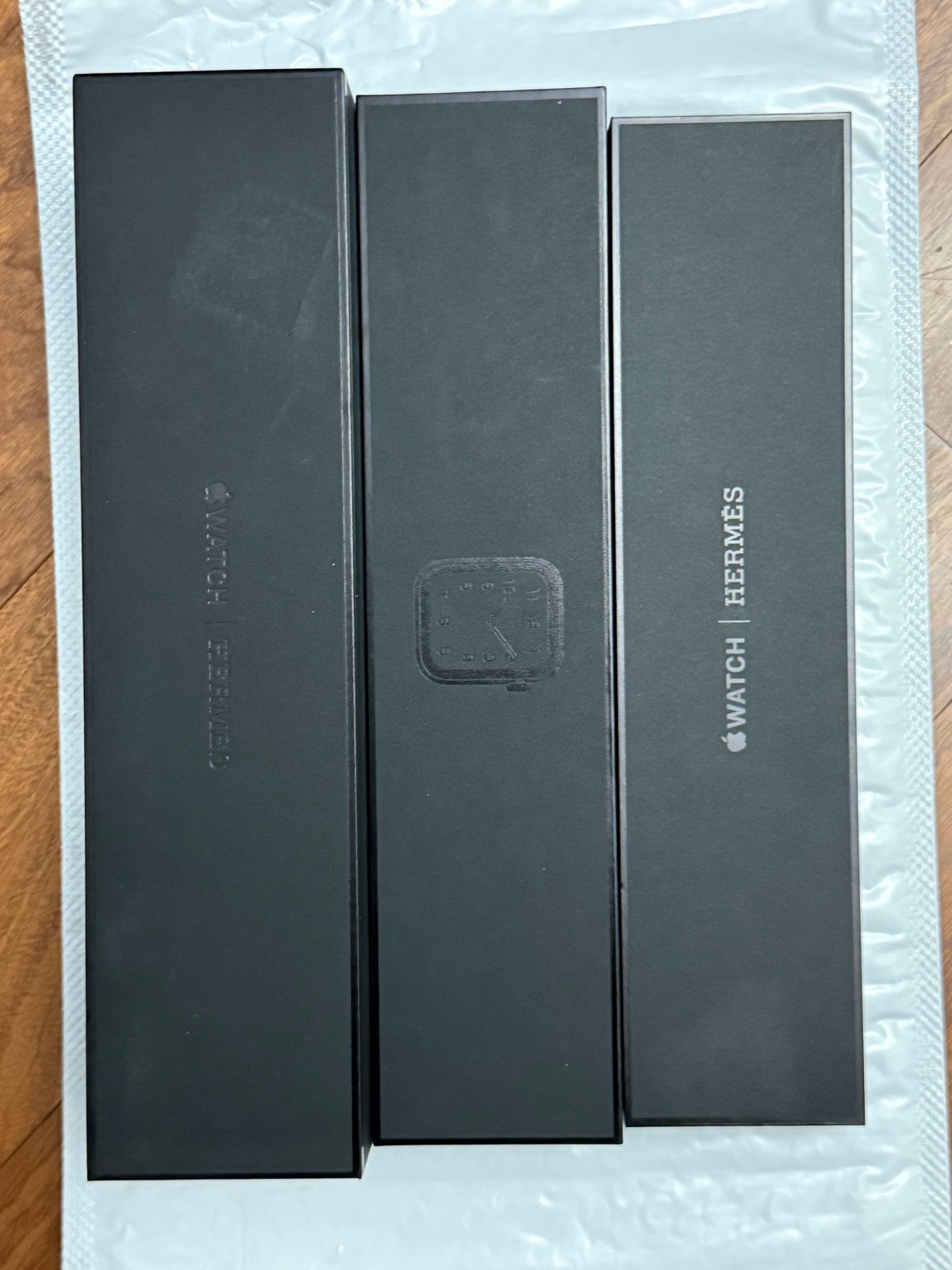 Hermes Apple Watch Series 5 – 44mm GENUINE Leather Band + Sport AUTHENTIC BLACK