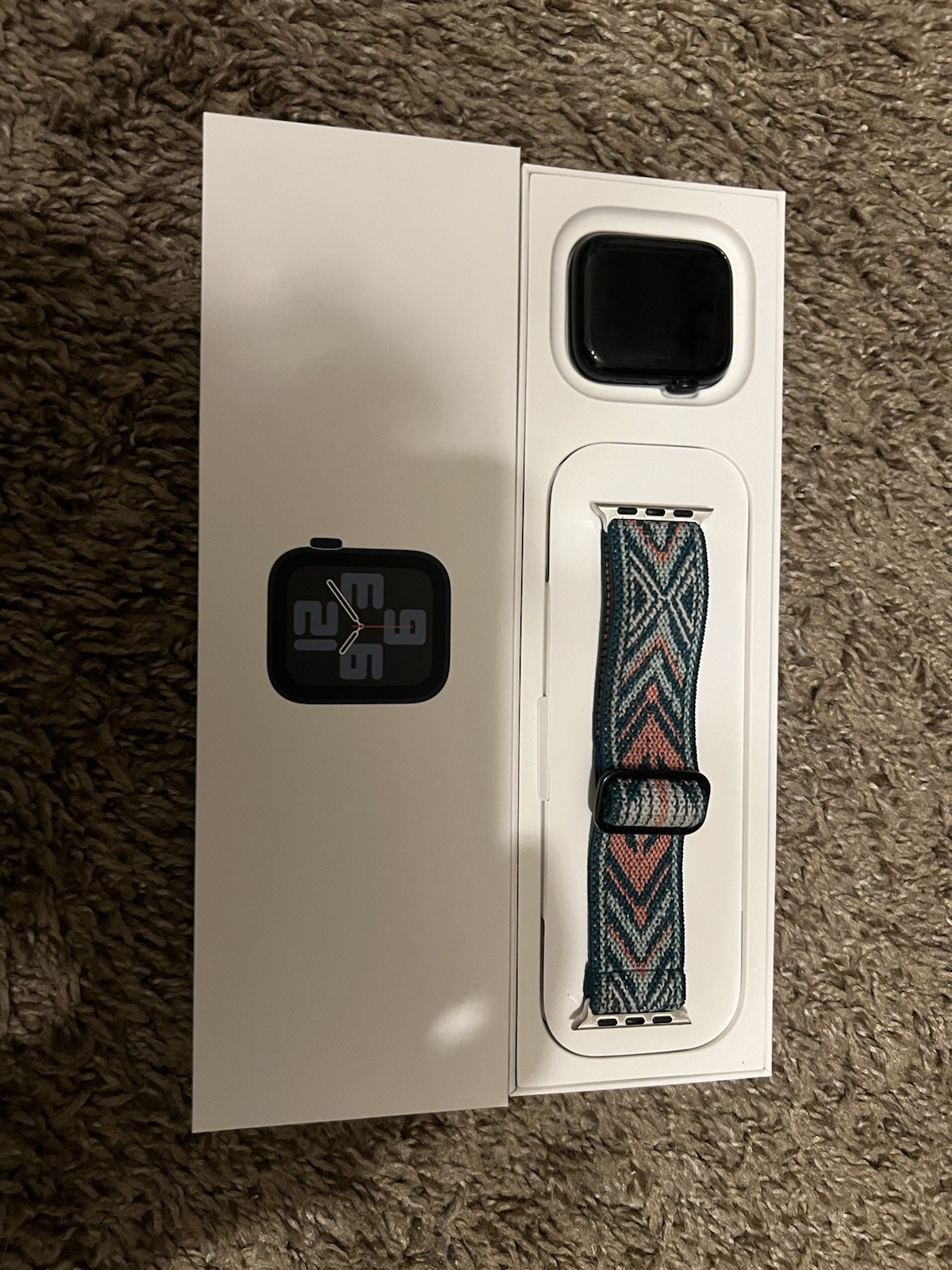 Apple Watch Series SE (2nd Gen) 44mm GPS+ Carrier Unlocked