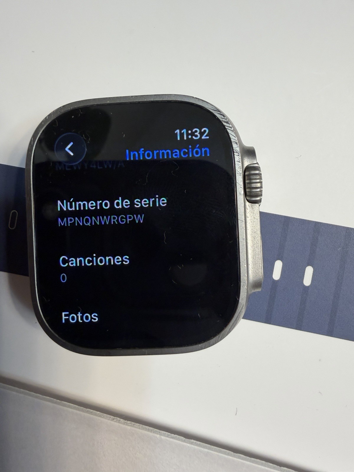 Apple Watch Ultra 3 GPS + Cellular 49mm Titanium Silver Case Blue Silicone Band
