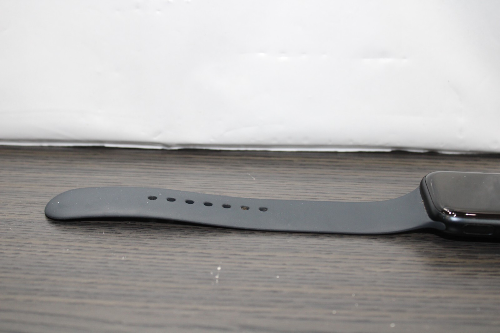 Apple Watch SE (2nd Generation) 44mm Aluminum Case Black Band – #18679R