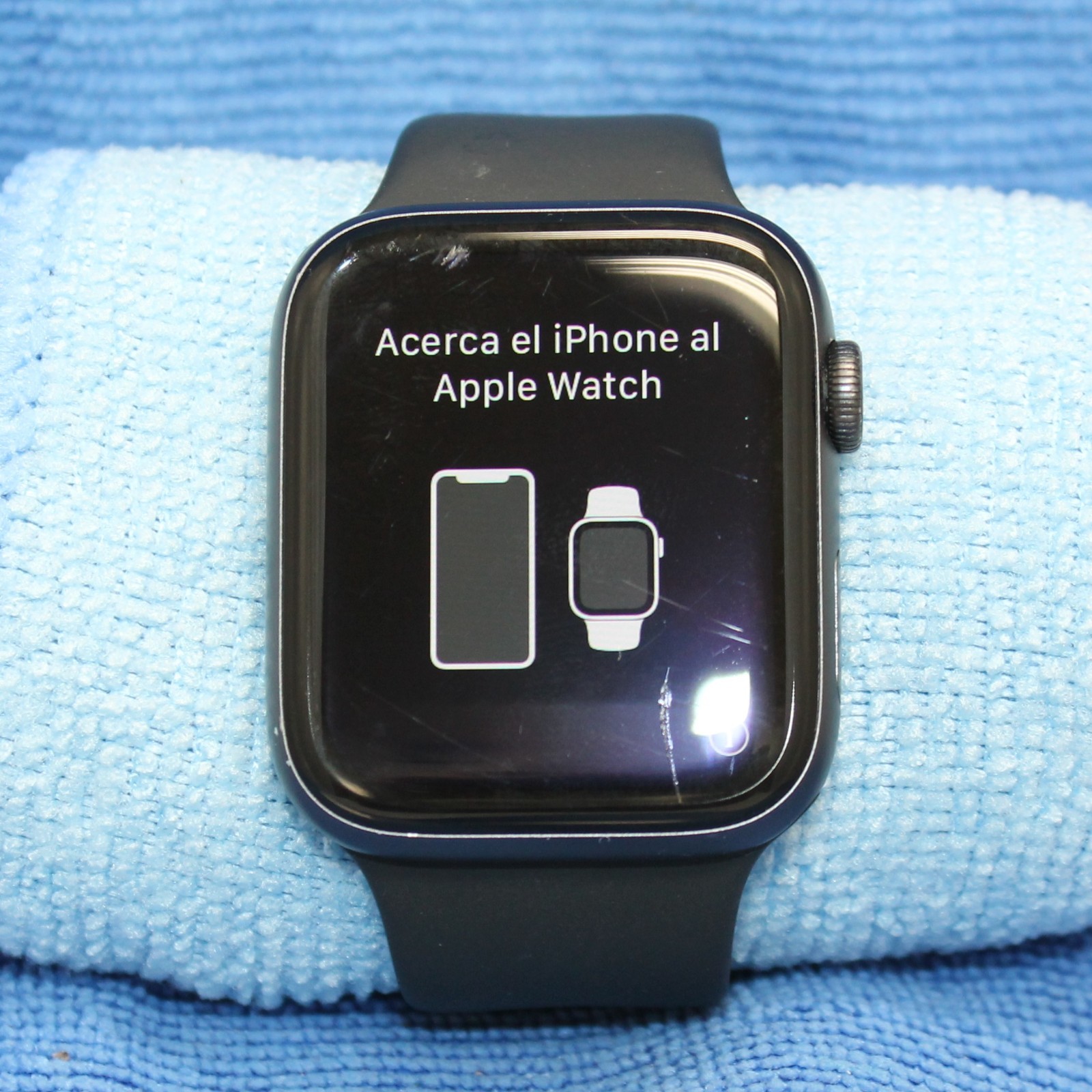 APPLE WATCH SERIES 4 44MM A1978 * LOCKED * FOR PARTS OR REPAIR *