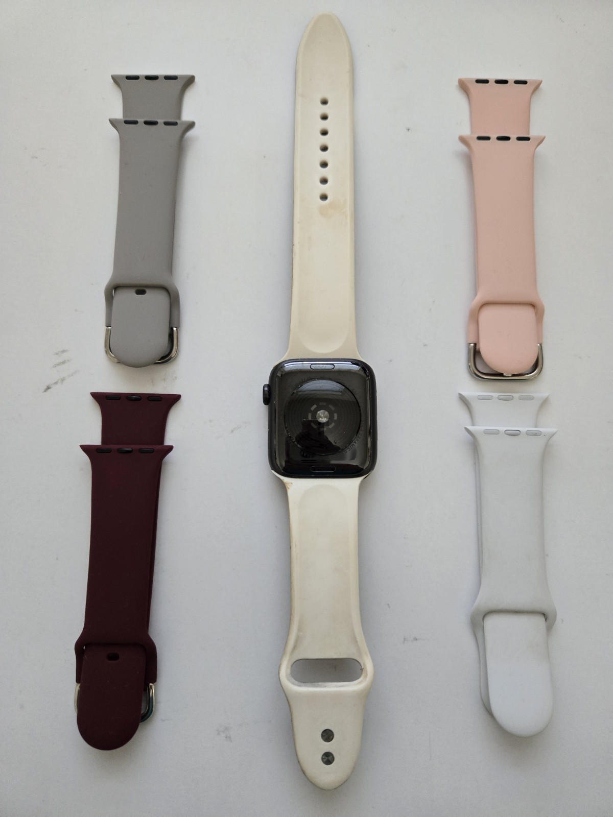 Apple Watch SE Nike 44mm GPS Rick & Morty Band + 4 Additional Bands LOCKED