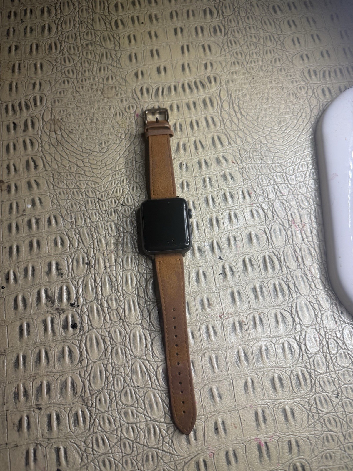 Apple Watch Series 2 42mm Aluminum Case Ion-X Glass Ceramic Grey, Leather Band