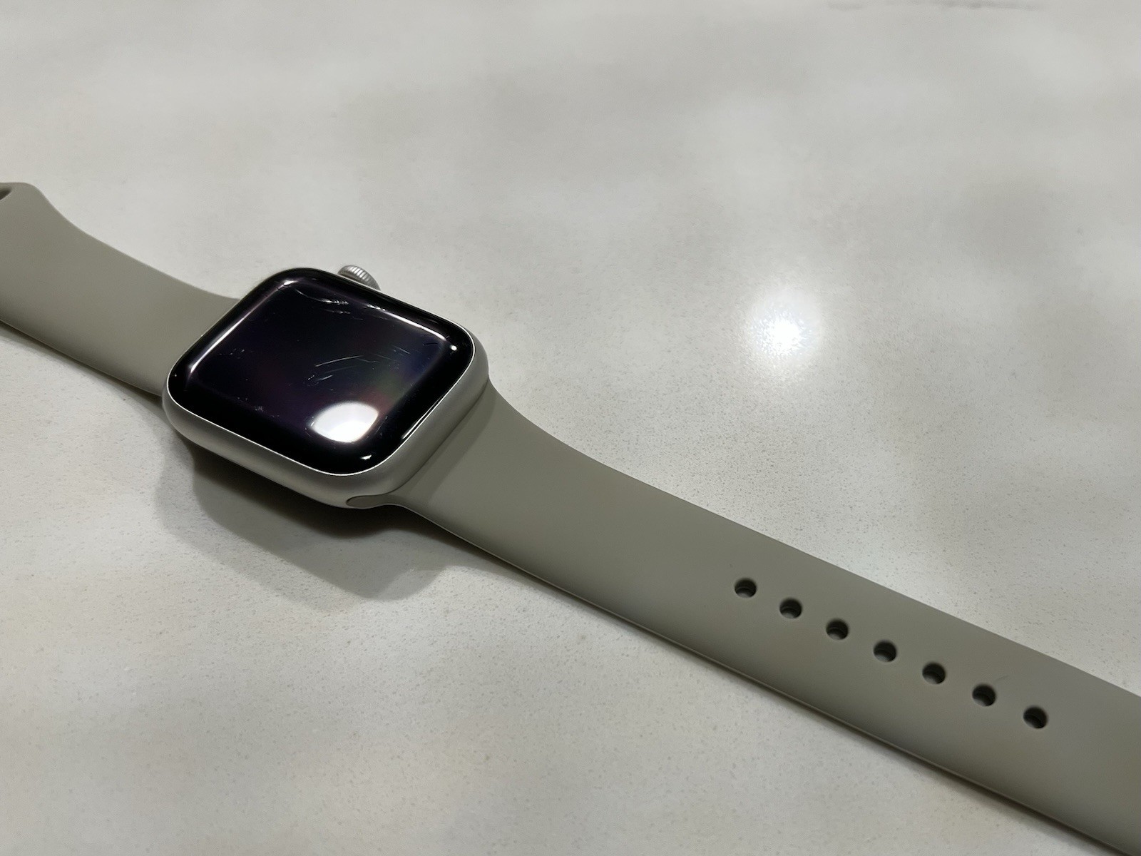 Apple Watch Series 7 GPS Cellular 41mm Aluminum Sport Band – Starlight MKMY3LL/A