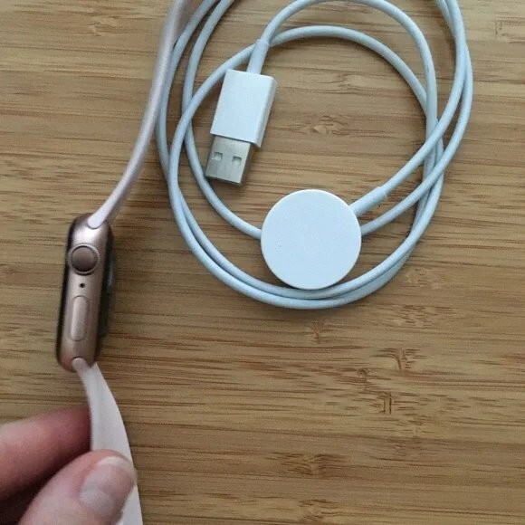 Apple Smart Watch Series 4 40MM Pink Sand Rose Gold + 6 Extra Straps