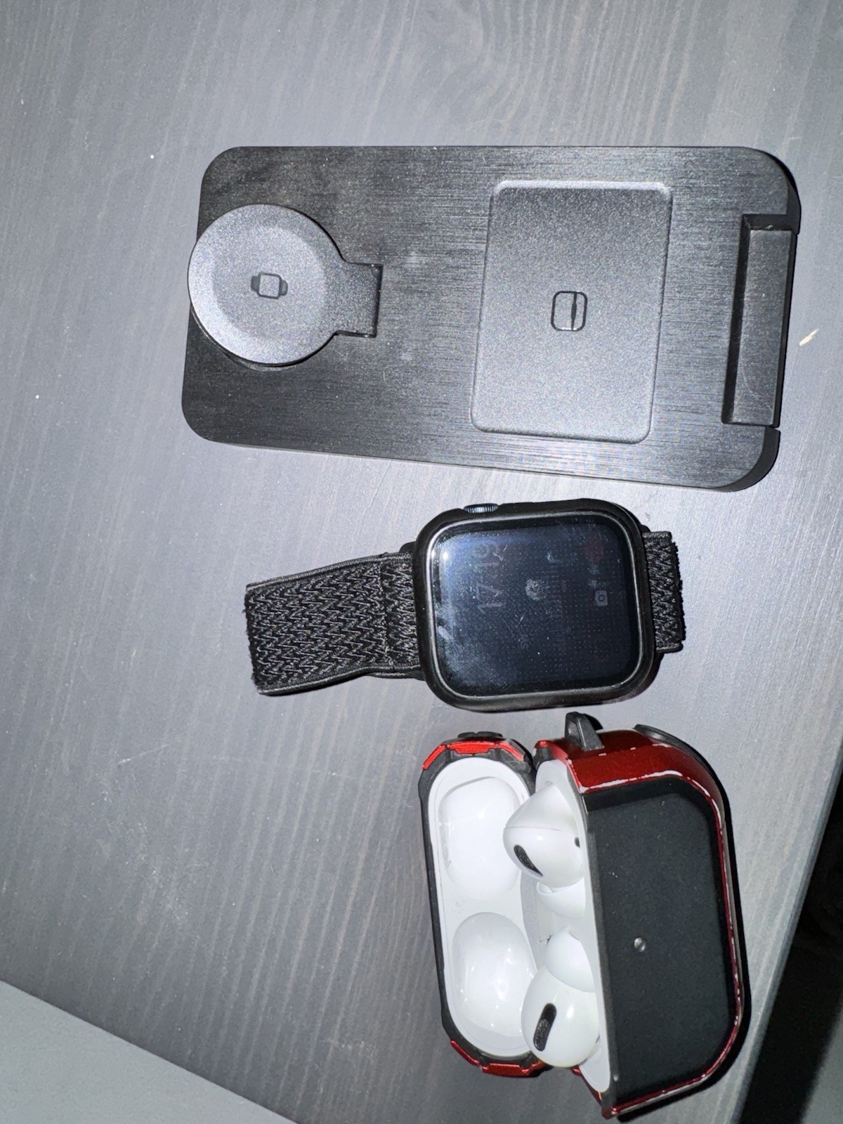 Apple Watch SE 44mm (GPS&cellular) AirPods Pro, and Charging Stand Bundle