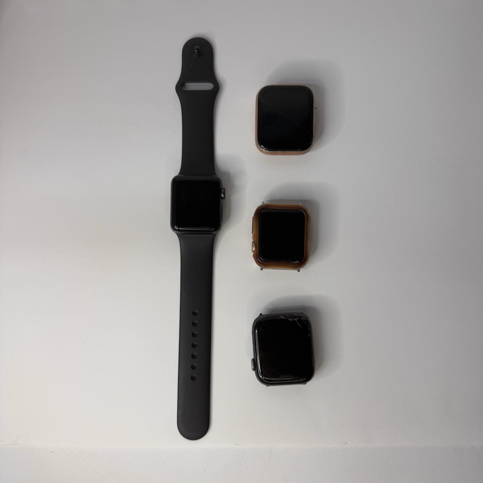 FOR PARTS Apple Watch Series 5 & 3 – Some Turn On – Some Not Working