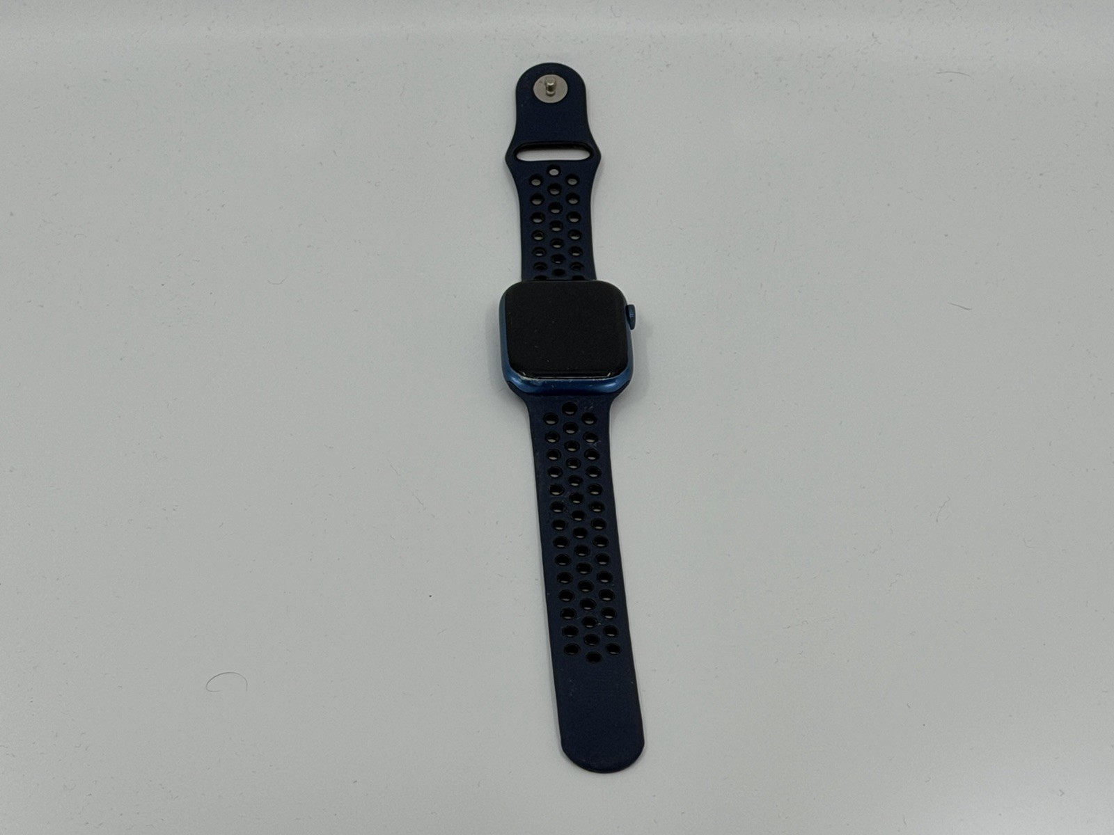 Apple Watch Series 7 45mm Aluminum Case with Sport Band – Midnight *NOT WORKING*