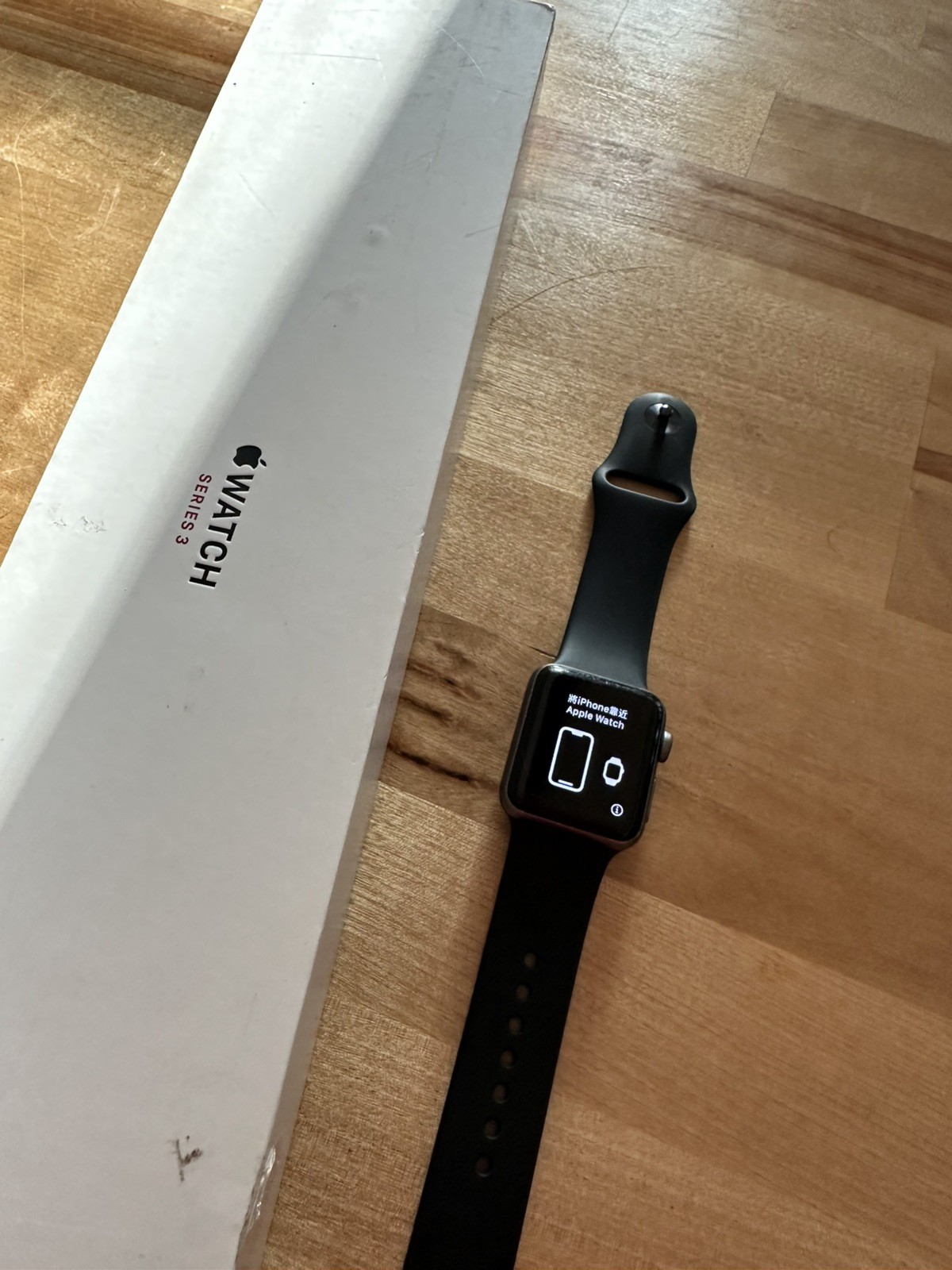 Apple iWatch 3 38 mm Black Aluminum Case Black Sport Band GPS + Cellular EUC