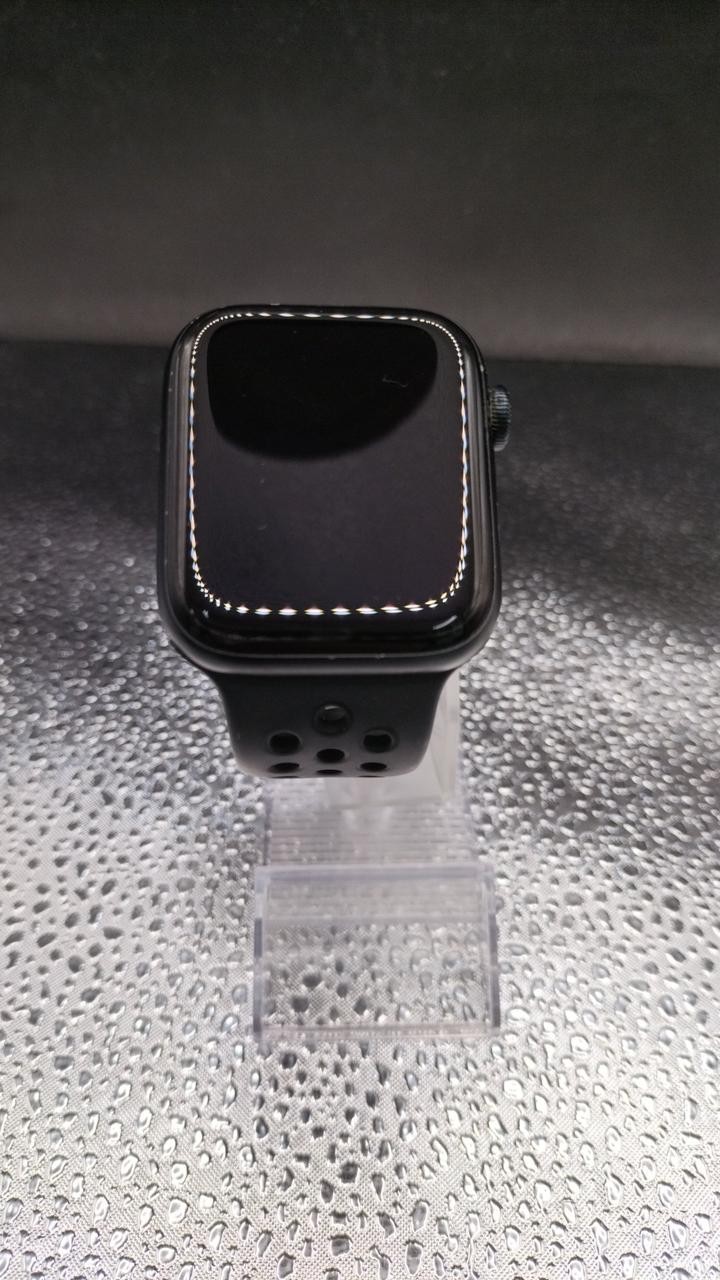 Apple Watch SE 2nd Gen 44mm Aluminum GPS 32GB Smartwatch Black