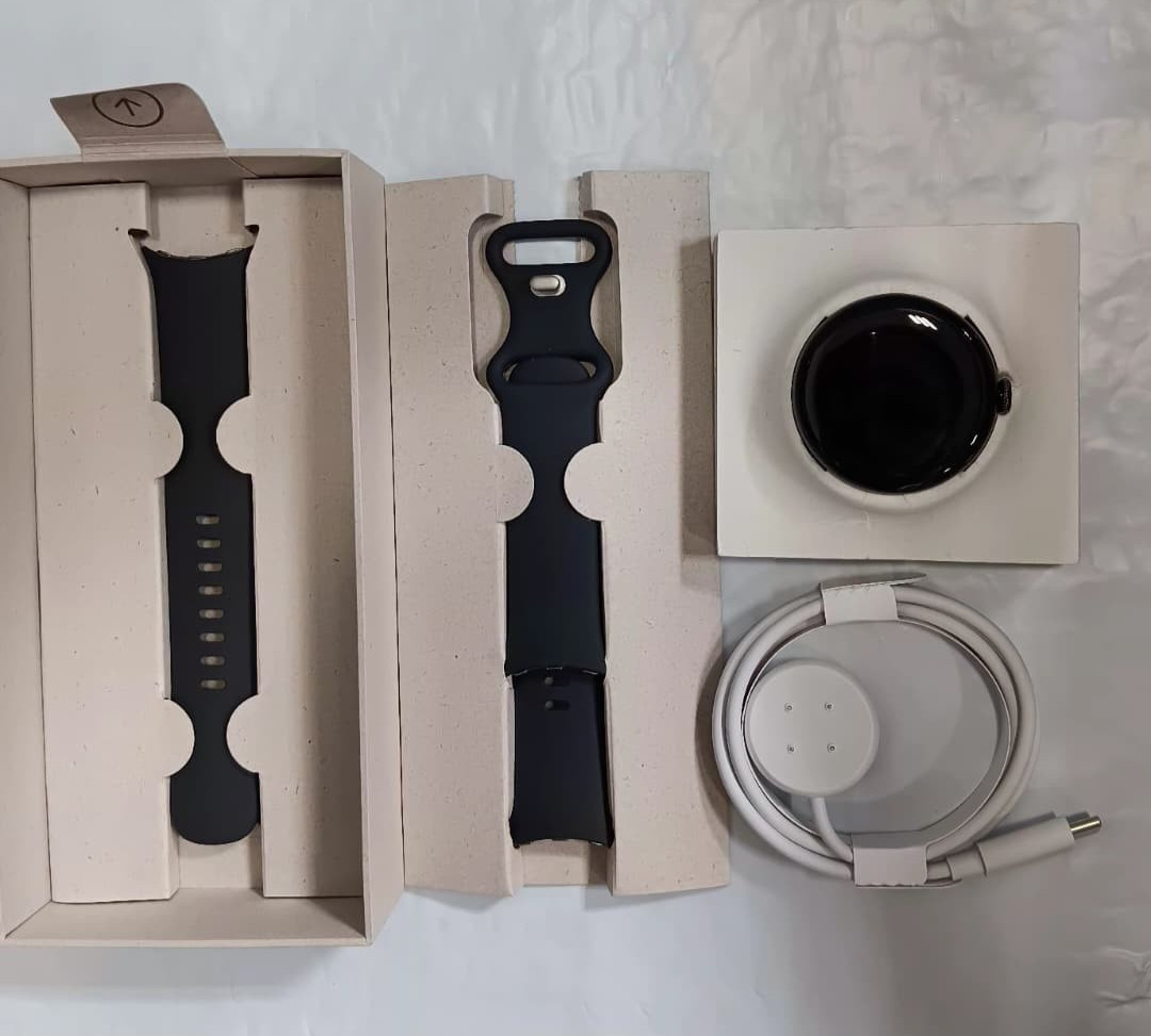 Google Pixel Watch 3 41mm WiFi – Matte Black Case Obsidian Active Band