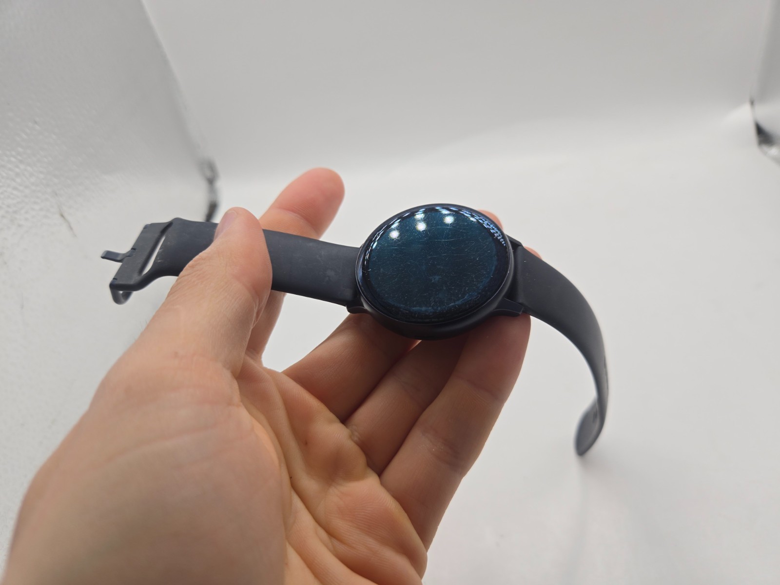 Samsung Galaxy Watch model SM-R820 not tested