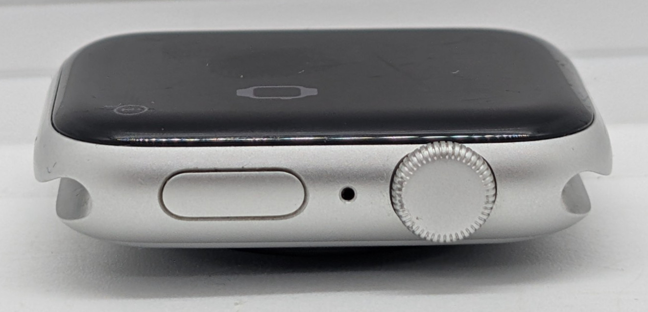 Apple Watch SE 2nd Generation 44MM Silver Smart Watch – A2723 – AS-IS/PARTS ONLY
