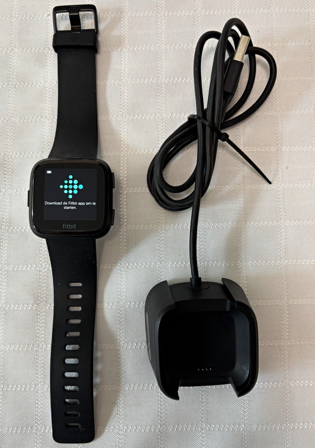Fitbit Versa FB504 Smartwatch Black Aluminum Case