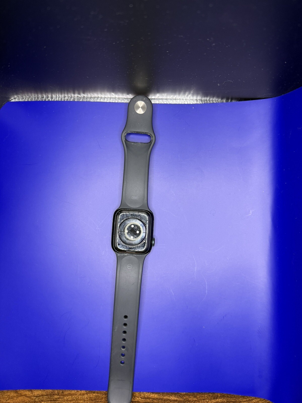 Apple Watch Series 8 41mm Midnight Aluminum – Midnight Sport Band.