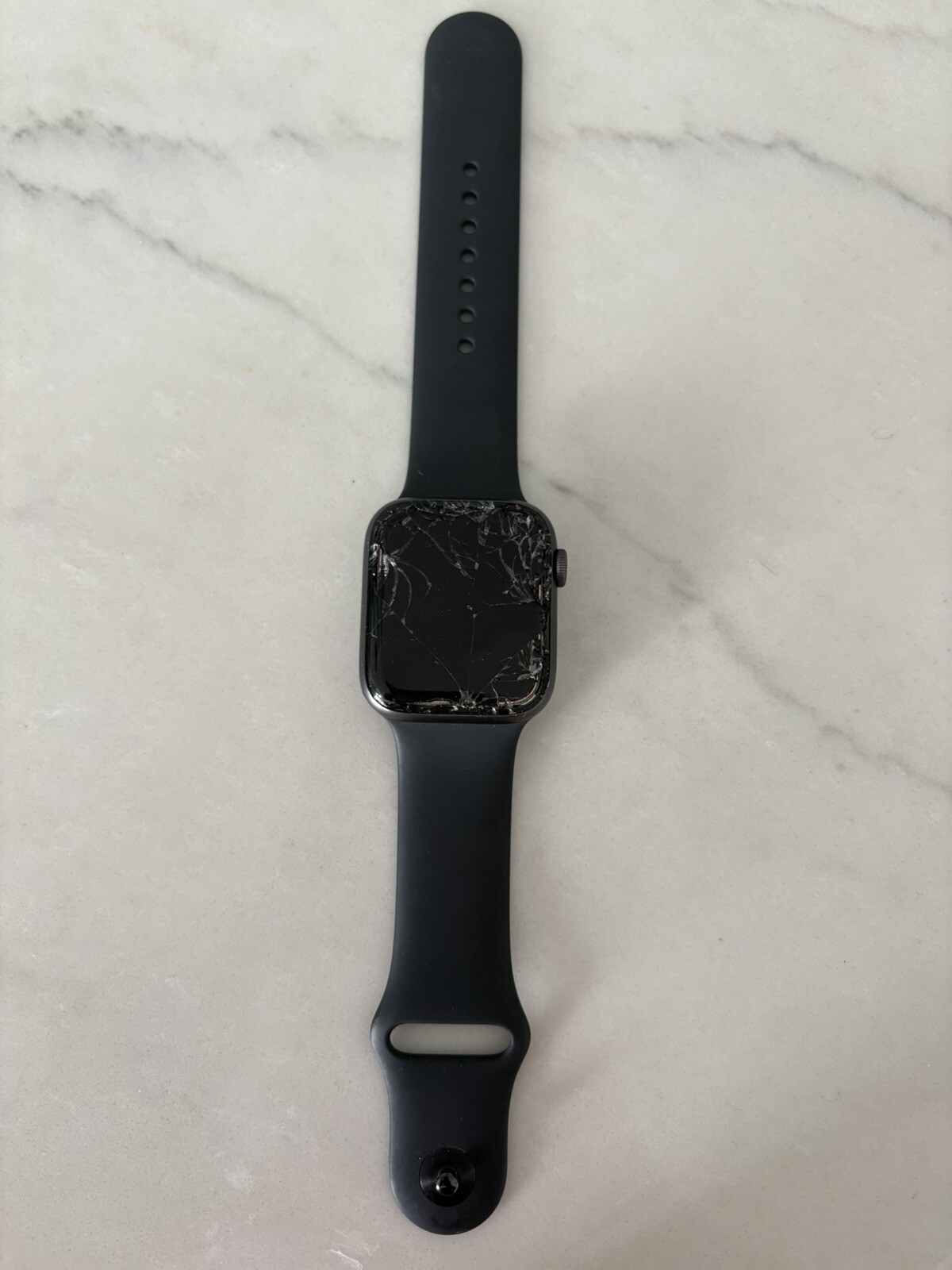 Apple Watch Series 4 44mm Space Gray Aluminum Black Sport Band BROKEN SCREEN