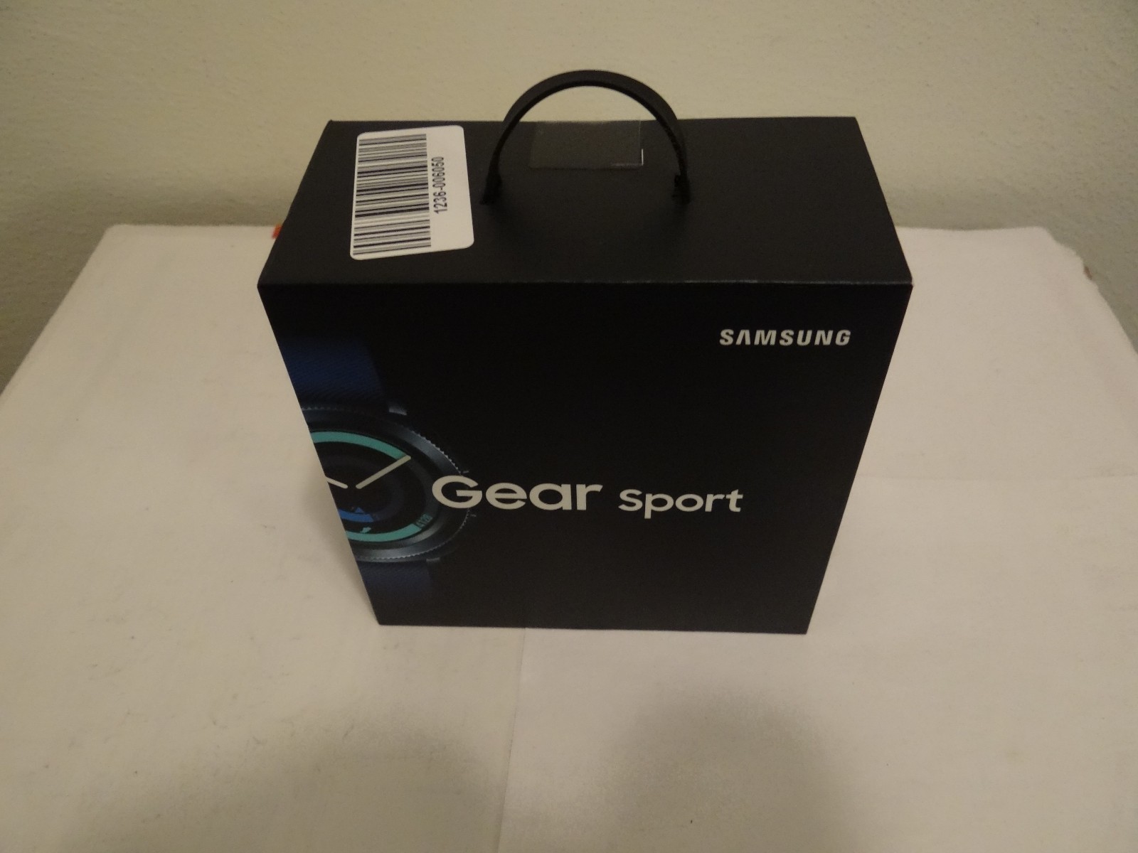 New Sealed Samsung Galaxy Gear Sport SM-R600 Fitness Smart Watch SM-R600NZBAXAR