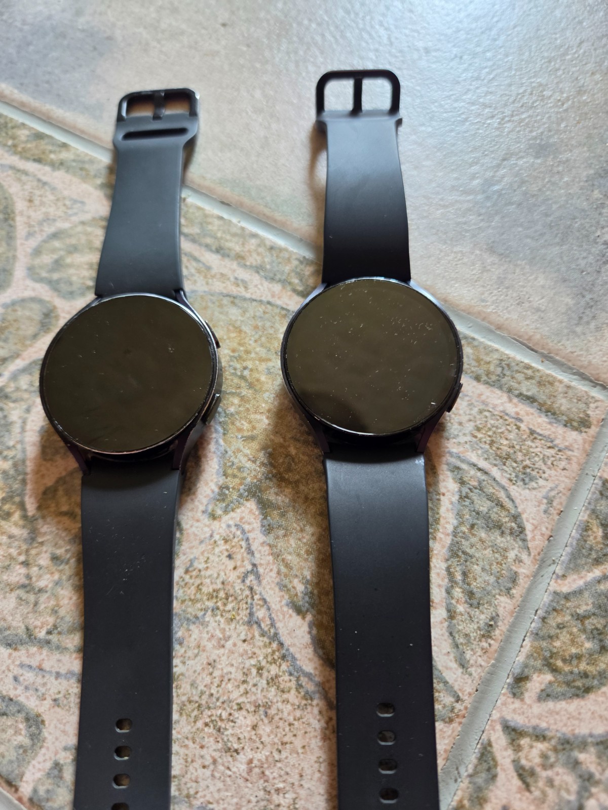 Samsung Galaxy Watch 5 44mm Aluminum Graphite Smartwatch (SM-R910NZAAXAA)
