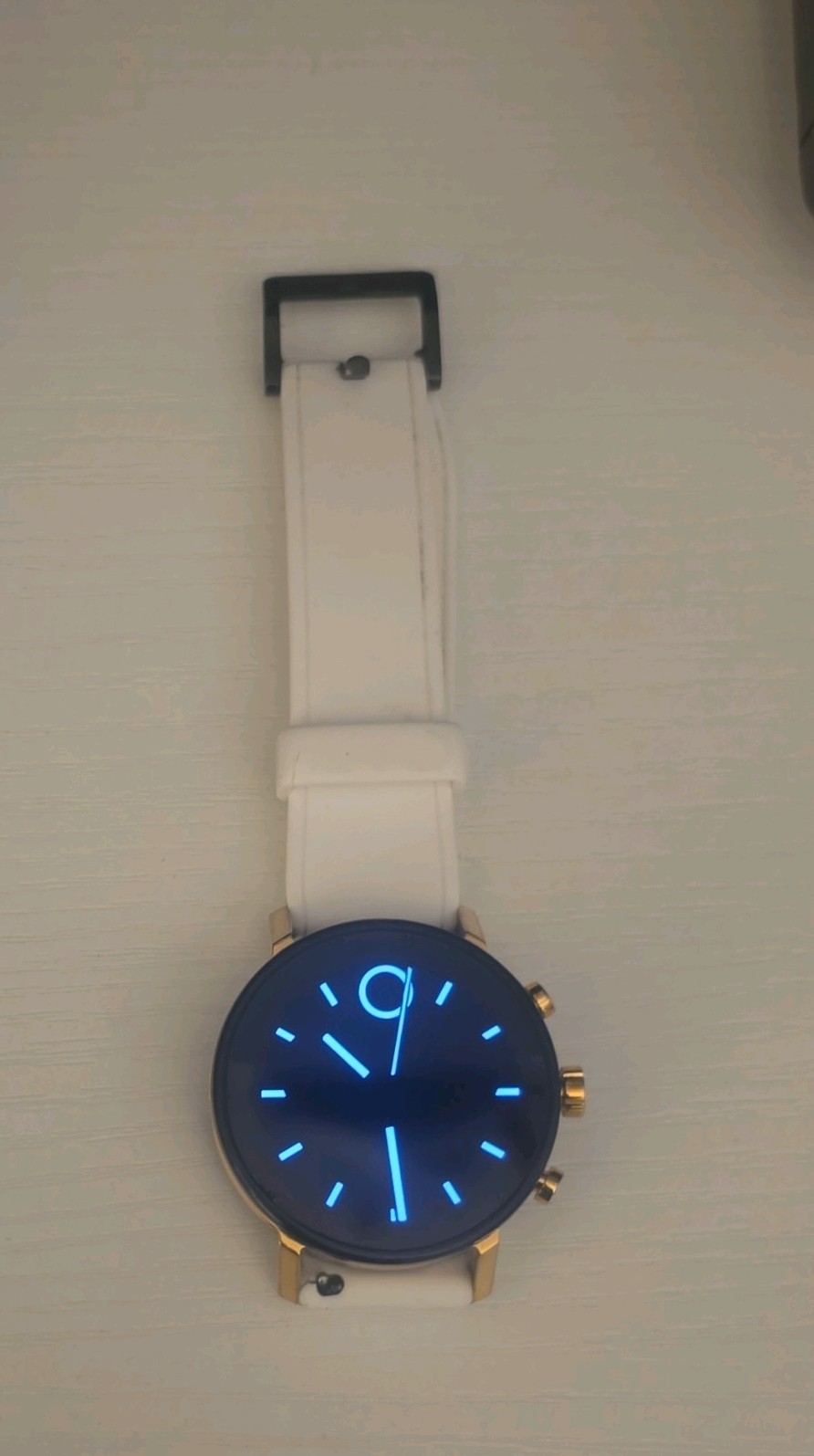 Movado Connect 2.0 40mm Gold Stainless Case White Silicone Band Wear OS 8GB