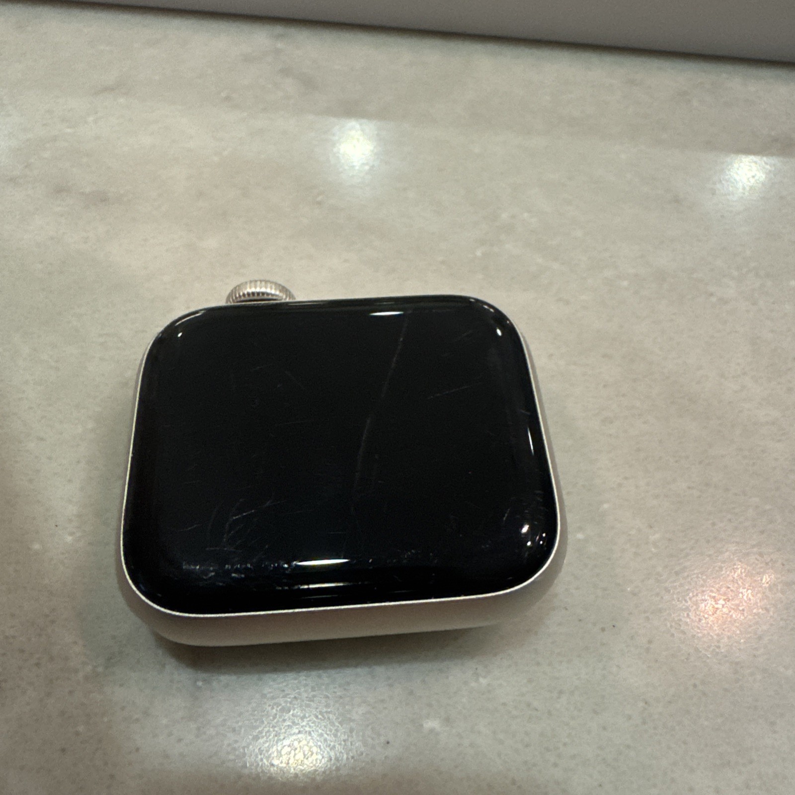 Apple Watch SE (2022) 2nd Gen 40mm A2726 (GPS + Cellular) Starlight