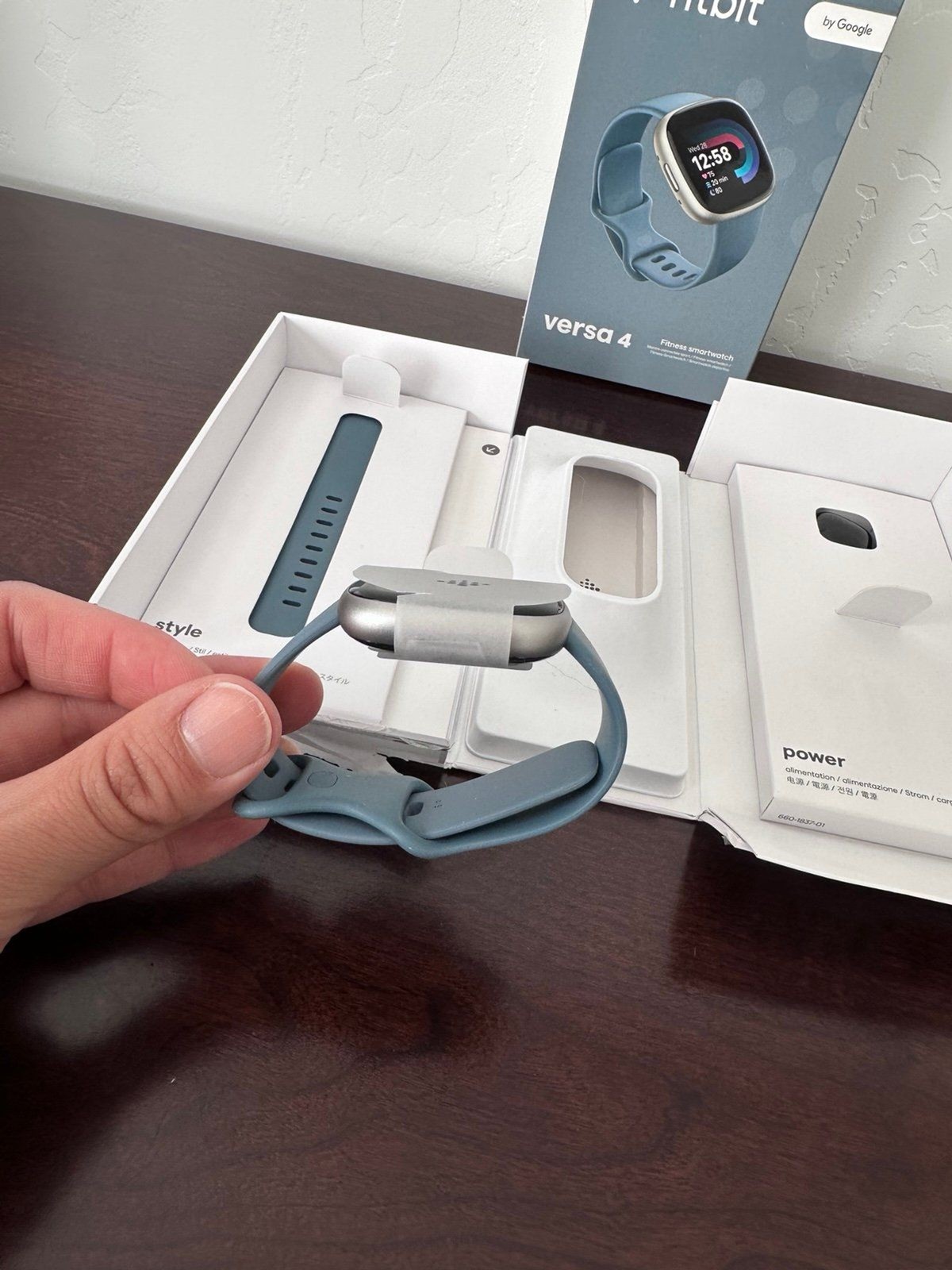 Fitbit Versa 4 Smart watch 24mm Waterfall Blue Platinum Open Box Unused Workout