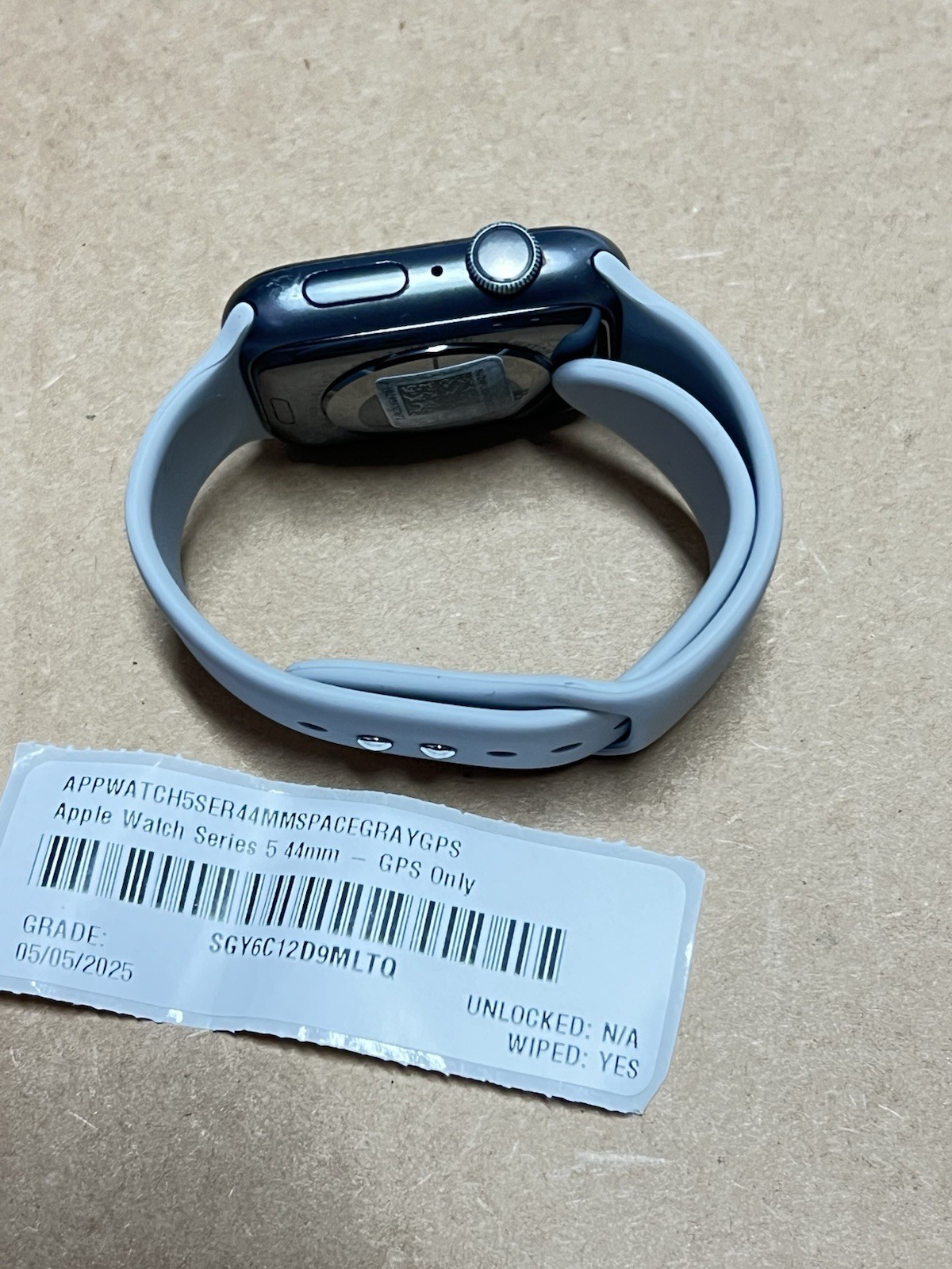 Apple Watch Series 5 44mm black Aluminum Case Sport Band GPS- burn