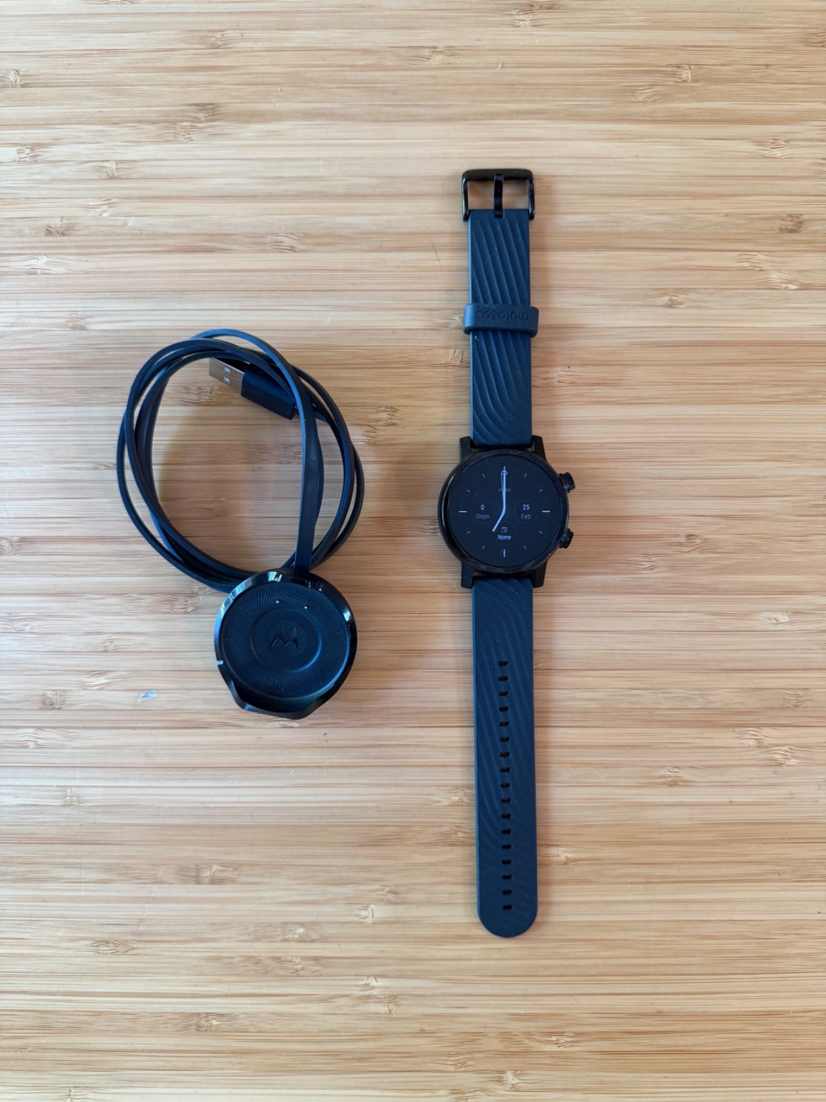Moto 360 (Motorola) 3rd Generation Smartwatch – Black – with Docking Station