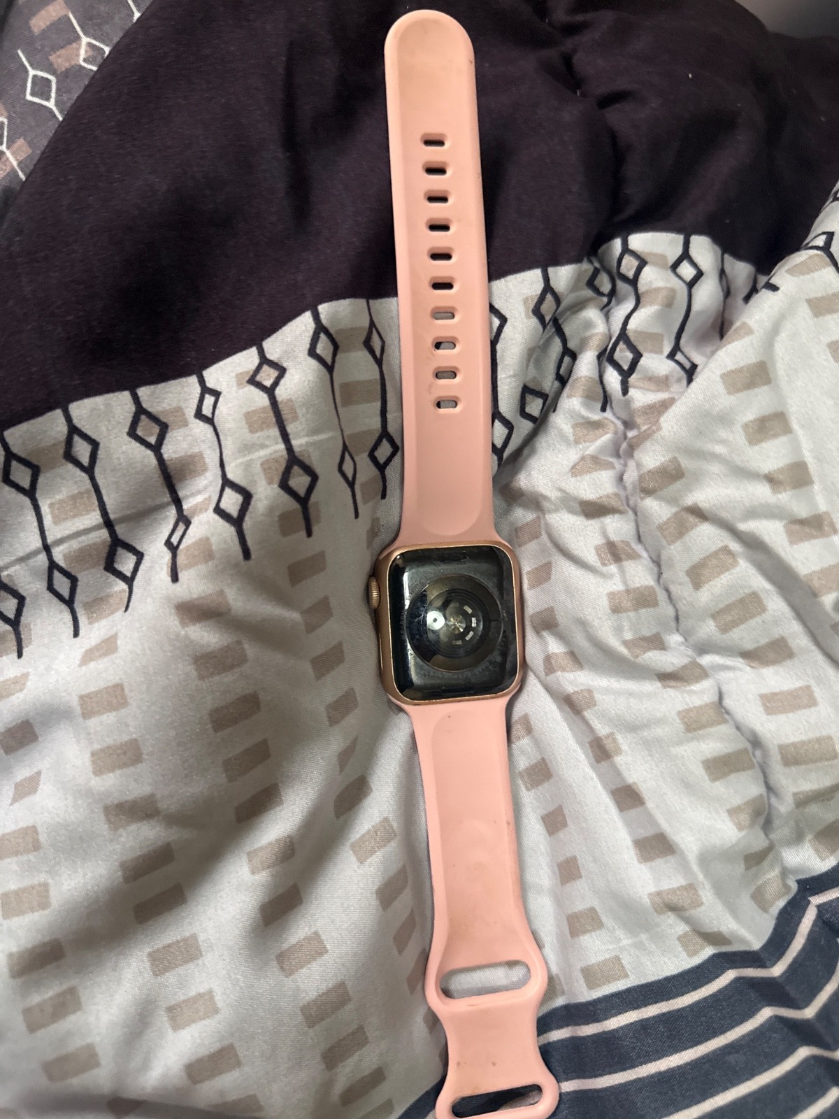 Apple Watch Series 5 40mm Gold Case with Pink Aluminum Band (MWWP2LL/A)
