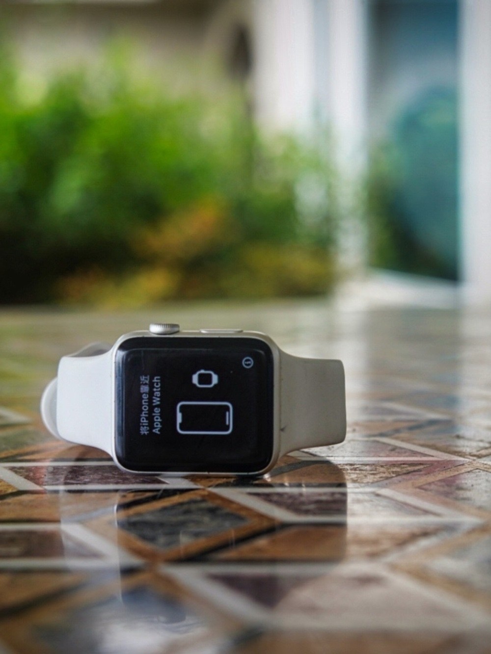 Apple Watch Series 3 42mm Silver Aluminum Case White Sport Band GPS WR 50M